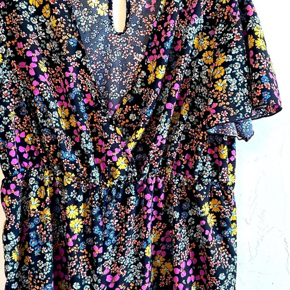 NWOT Black Floral Wrap Front Elastic Waist Wide Leg Pants Romper Sz 2X - Picture 2 of 10